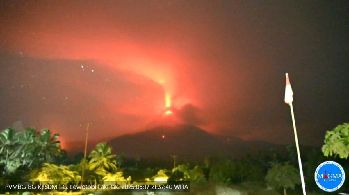 Gunung Lewotobi Laki-Laki Erupsi Dua Kali dalam Enam Jam pada Senin, Warga Diminta Waspada