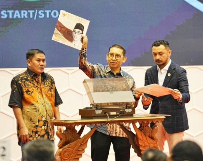 Menbud Fadli Zon Tolak Setop Penulisan Ulang Sejarah RI
