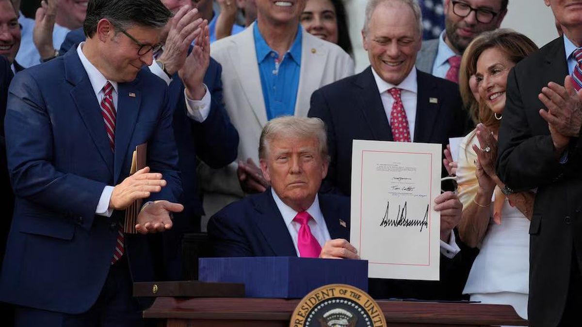Trump Teken Surat Tarif Impor Baru ke 12 Negara, Apakah Indonesia Masuk Daftar?