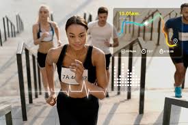 • Evolusi Olahraga di Era Digital Tren Olahraga Kebugaran Digital 2025 menunjukkan pergeseran besar dari latihan konvensional ke pendekatan berbasis teknologi. Kini, aplikasi fitness, perangkat wearable, dan pelatih virtual berbasis AI menjadi bagian dari gaya hidup sehat masyarakat urban. Perubahan ini dipicu oleh kesadaran akan pentingnya kesehatan, keterbatasan waktu, dan kemajuan teknologi yang memungkinkan setiap orang mengakses program latihan personal dari mana saja. Dengan satu perangkat pintar, pengguna bisa melacak detak jantung, kalori terbakar, langkah kaki, hingga kualitas tidur. Fenomena ini membuat olahraga tidak lagi bergantung pada gym fisik, melainkan bisa dilakukan di rumah, taman, atau bahkan saat bepergian. • Teknologi Utama dalam Fitness Digital Dalam Tren Olahraga Kebugaran Digital 2025, beberapa teknologi menjadi pusat perhatian: Wearable fitness tracker yang memantau aktivitas fisik secara real time. Aplikasi fitness berbasis AI yang menyesuaikan program latihan sesuai tujuan pengguna. Virtual reality fitness yang membuat olahraga terasa seperti bermain game. Platform live streaming untuk mengikuti kelas yoga, pilates, atau HIIT dari instruktur profesional. Sensor pintar pada peralatan fitness rumah yang memberikan feedback otomatis. Penggabungan teknologi ini tidak hanya meningkatkan efektivitas latihan, tetapi juga membuat olahraga lebih menyenangkan. • Manfaat Kebugaran Digital Mengikuti Tren Olahraga Kebugaran Digital 2025 memberikan banyak keuntungan: Akses mudah ke program latihan kapan saja dan di mana saja. Motivasi berkelanjutan melalui gamifikasi dan target harian. Pelacakan progres yang detail untuk memantau hasil secara objektif. Biaya lebih efisien dibandingkan keanggotaan gym tradisional. Personalisasi latihan sesuai kondisi fisik dan tujuan individu. Manfaat ini membuat kebugaran digital menarik bagi berbagai kalangan, dari pemula hingga atlet profesional. • Tantangan dan Solusi Meski menjanjikan, Tren Olahraga Kebugaran Digital 2025 menghadapi tantangan seperti: Keterbatasan interaksi sosial dibanding latihan di gym. Risiko cedera akibat kurangnya pengawasan langsung. Ketergantungan pada perangkat dan koneksi internet. Solusi yang bisa diterapkan meliputi mengikuti kelas hybrid (online dan offline), memastikan teknik latihan benar melalui tutorial video, dan tetap mengatur waktu untuk berolahraga di luar rumah. • Penutup: Masa Depan Fitness Tren Olahraga Kebugaran Digital 2025 membuktikan bahwa teknologi dan kesehatan dapat berjalan beriringan. Dengan inovasi yang terus berkembang, masyarakat bisa menikmati gaya hidup sehat yang lebih fleksibel, efektif, dan menyenangkan. Ke depan, integrasi AI dan data kesehatan personal diprediksi akan membuat pengalaman fitness semakin canggih dan terukur. Referensi: Fitness tracker – Wikipedia Physical exercise – Wikipedia